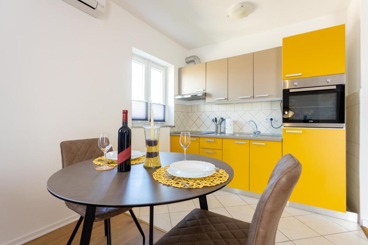 Apartment Demo Malinska Ngoại thất bức ảnh