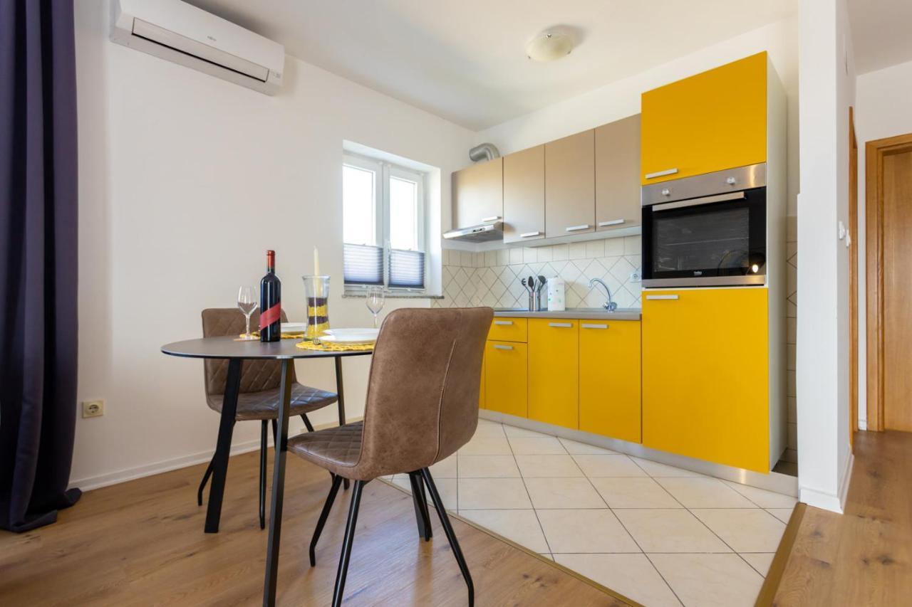 Apartment Demo Malinska Ngoại thất bức ảnh