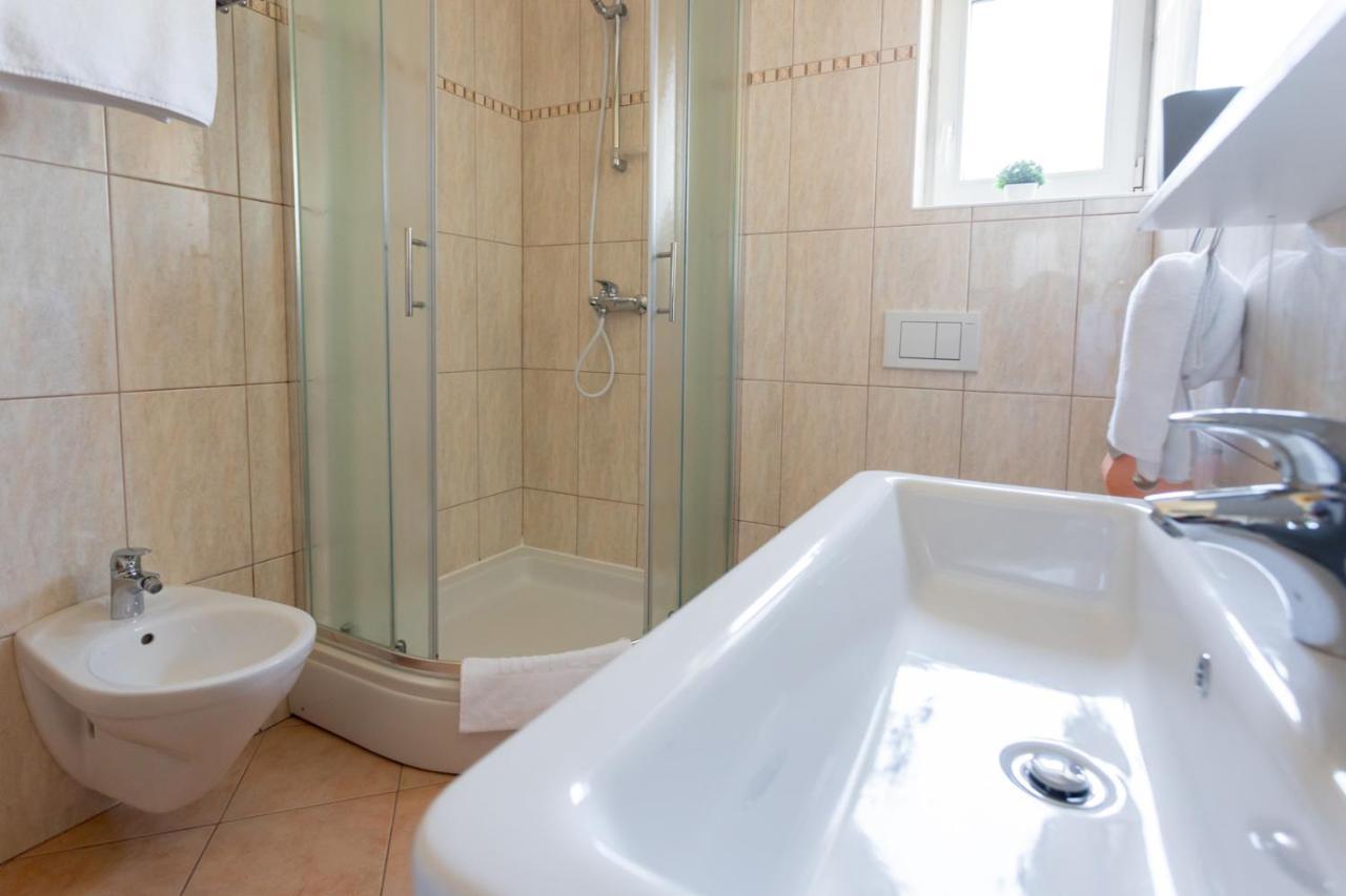 Apartment Demo Malinska Ngoại thất bức ảnh